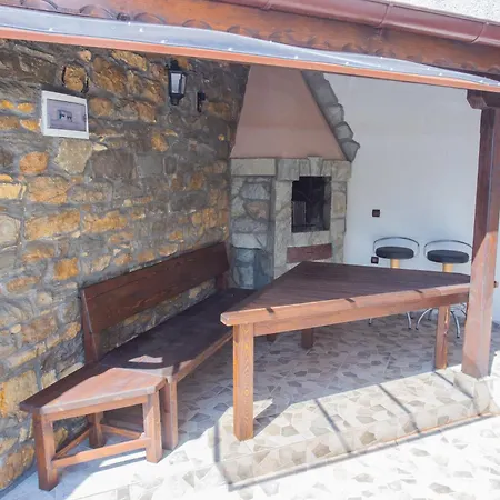 Angelovi Holiday home *